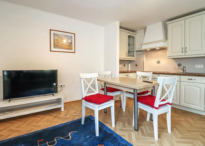 Gemuetliche דירה *